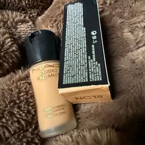 MAC Cosmetics Tan Foundation Studio Fix Fluid